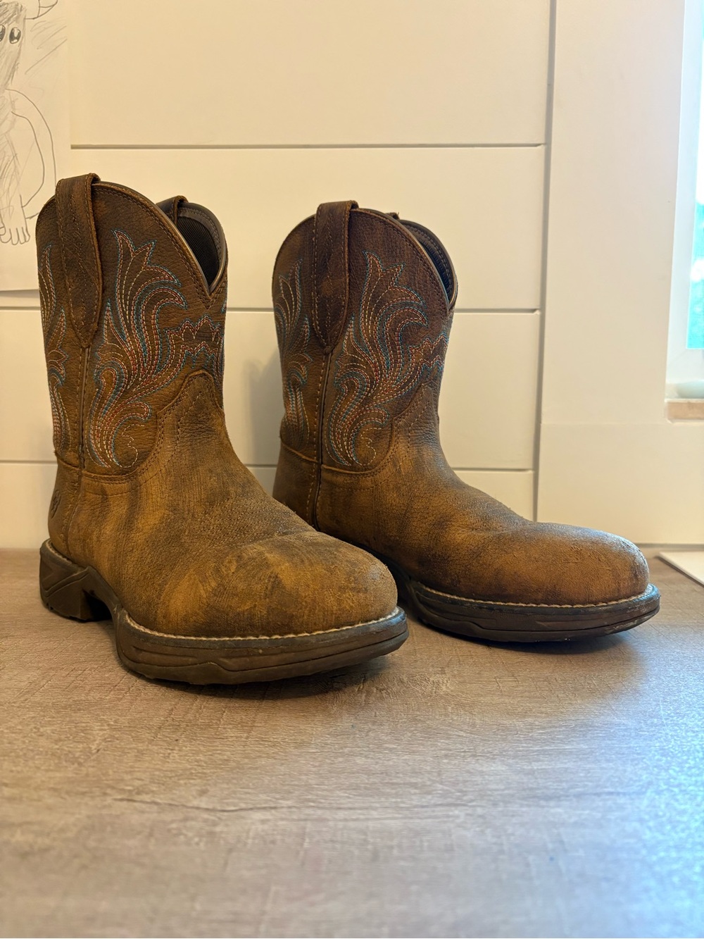 Ariat Black Interior Label and Textile Lining